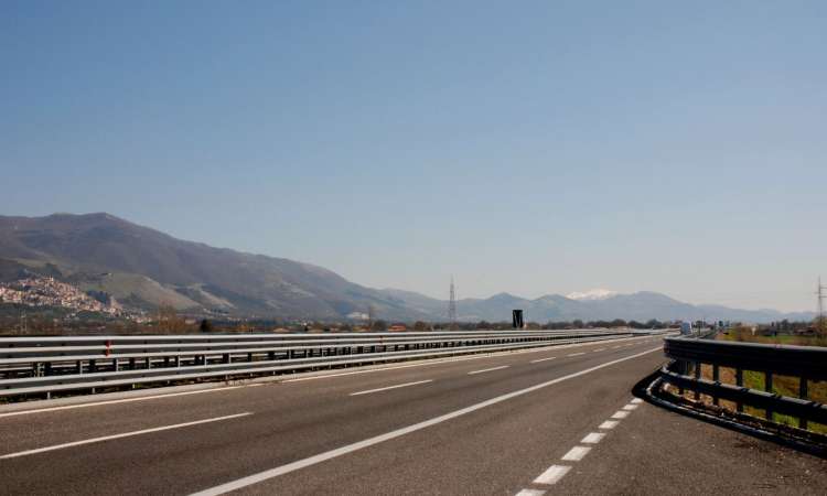 Bologna tamponamento autostrada morto 46enne