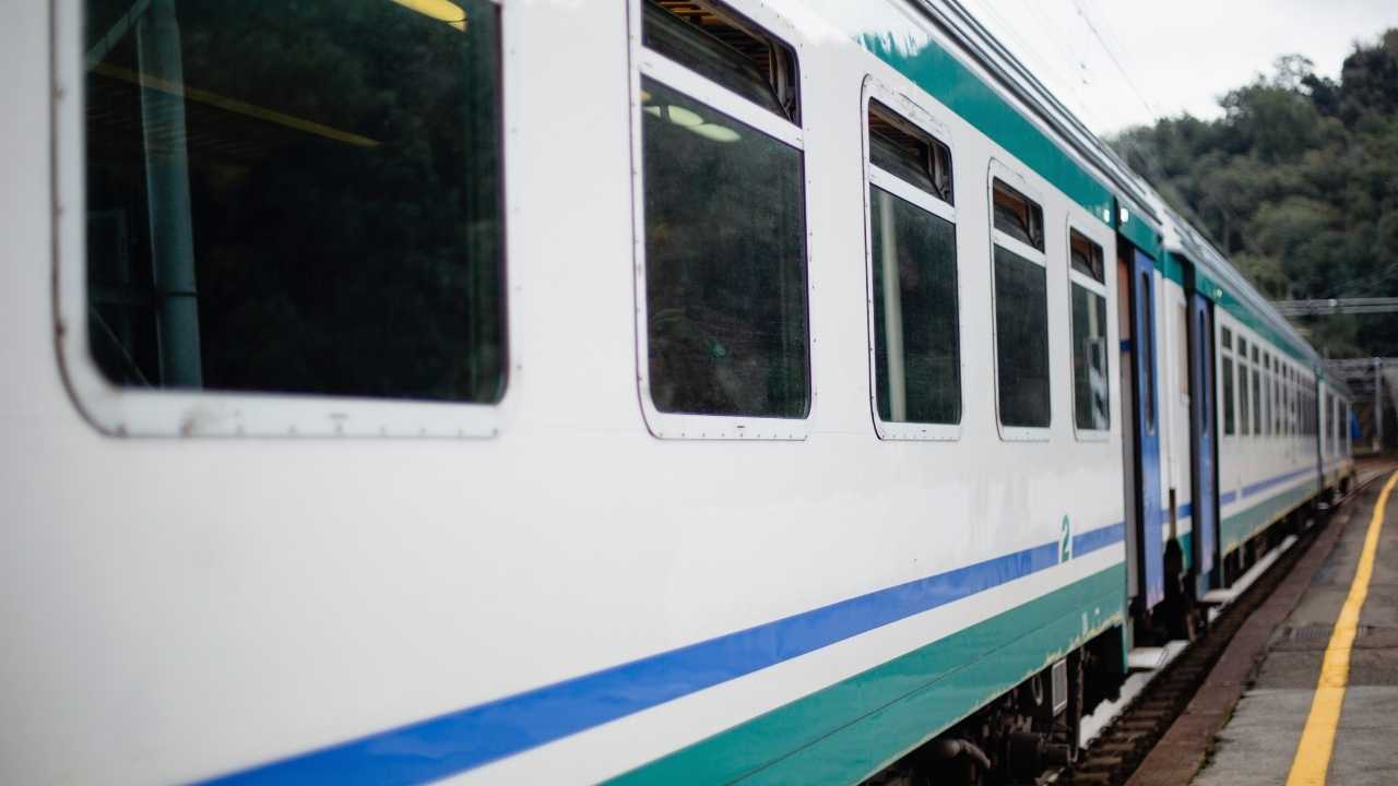 Riccione ragazze travolte treno stazione