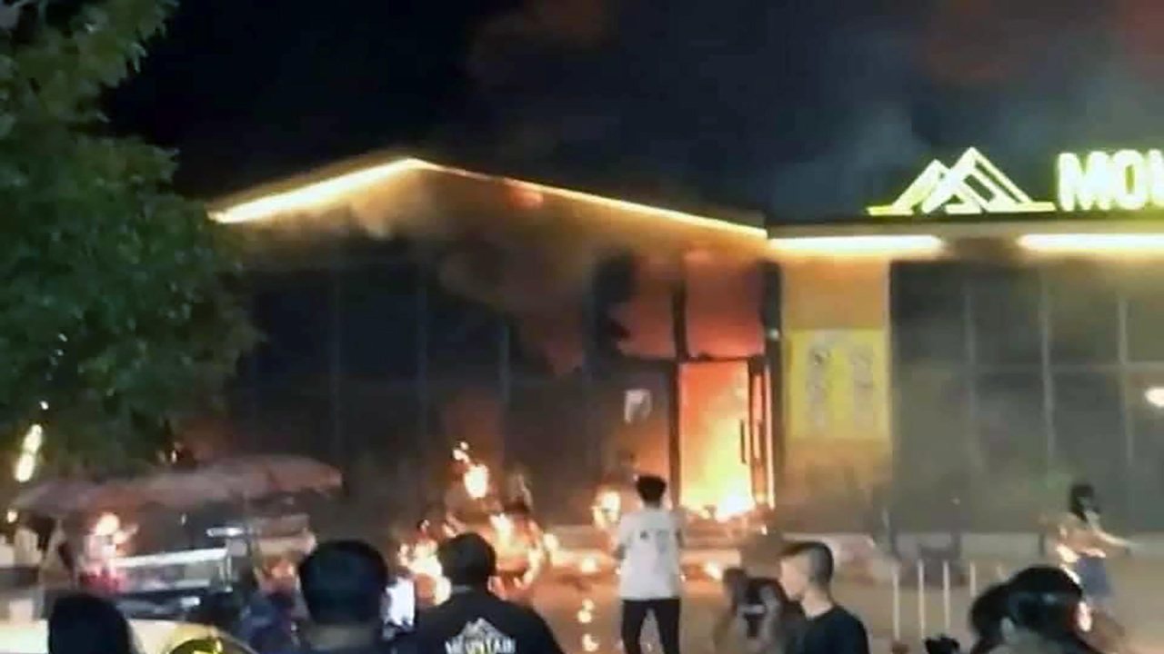 Incendio Thailandia discoteca morti e feriti