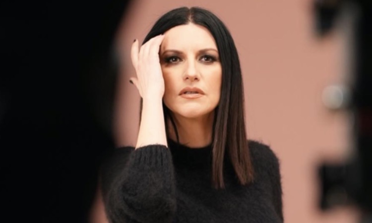 Laura Pausini assalita durante un concerto