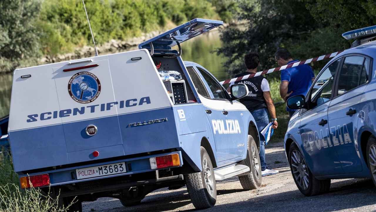 Padova ragazzo trovato morto bagno chimico