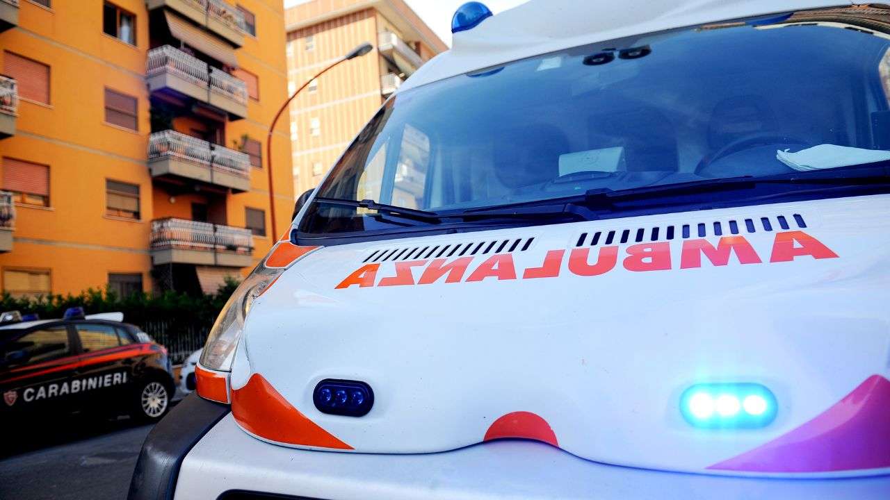 Conegliano bambina 12 anni suicidio casa