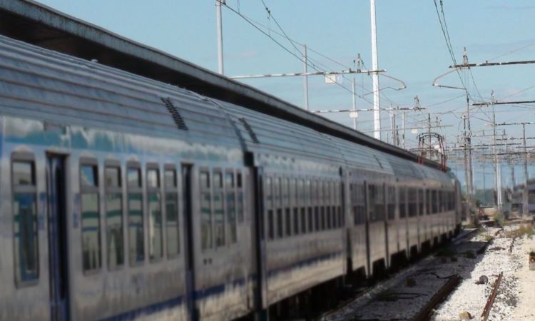 San Donato Milanese travolto ucciso treno