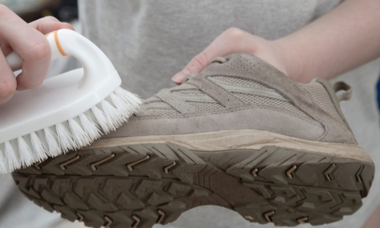 scarpe lavare trucco metodo