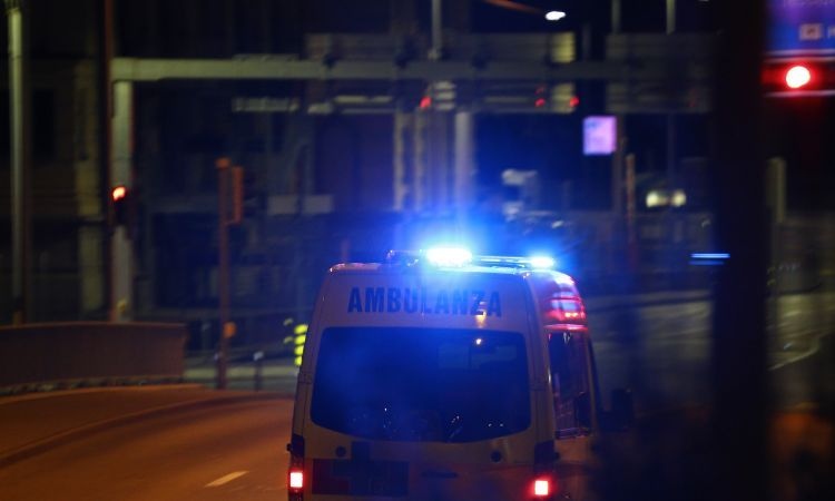 Ancona incidente auto morte due donne