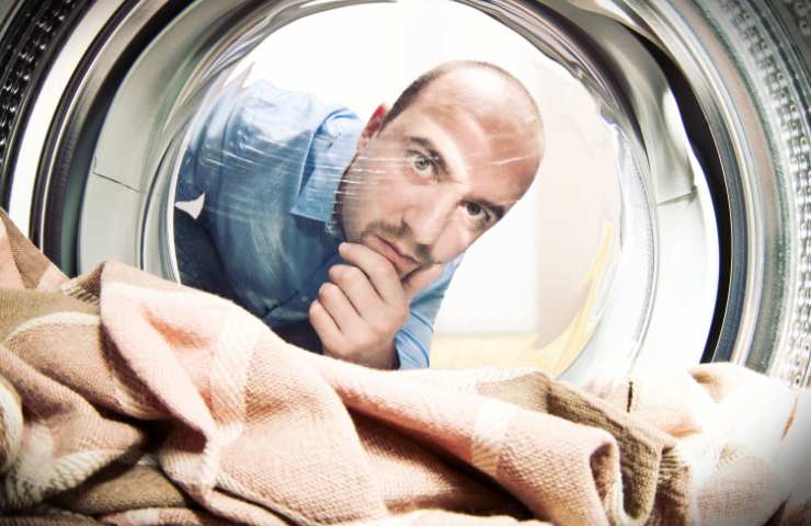 Gli uomini non sanno fare la lavatrice