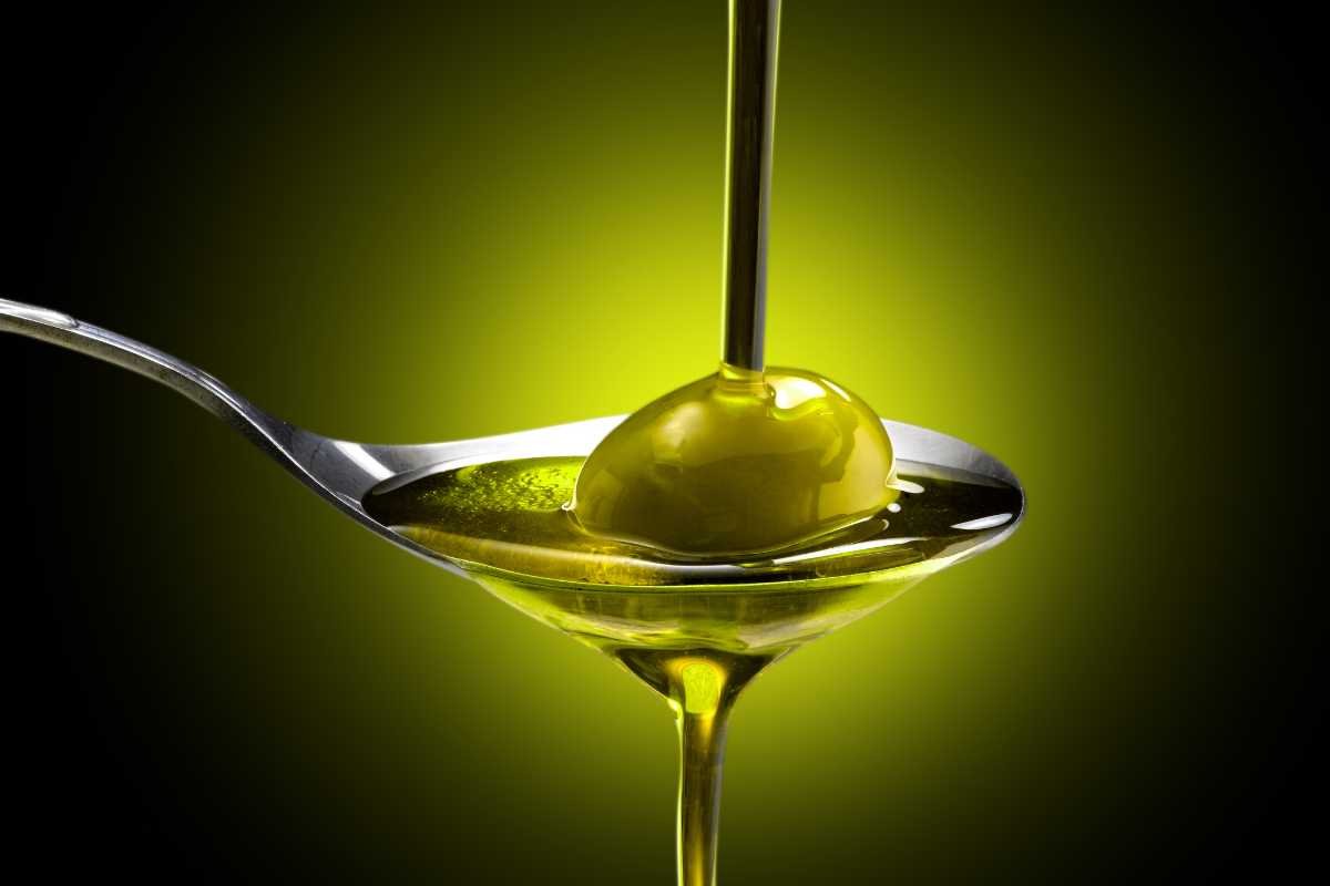 come riconoscere un olio d'oliva di qualità al supermercato