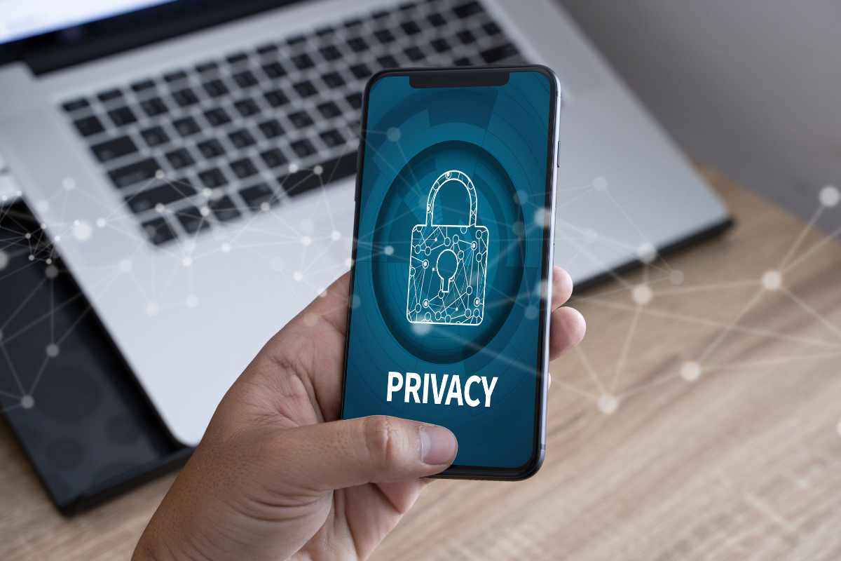 la nuova funzione whatsapp che protegge la privacy delle chat