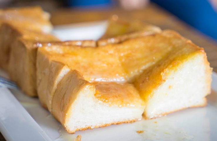 alla ricerca di una ricetta autentica e golosa? Il migliaccio napoletano è quello che fa per te!