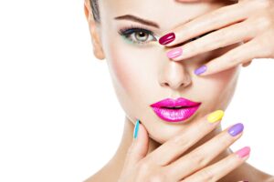 unghie perfette tutto l'anno? Ecco i segreti per una manicure impeccabile